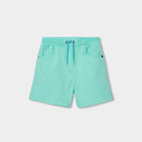 Bermuda blu chiaro con laccetti in vita per bambini.