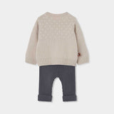 PULL AVEC UN PINGOUIN ET UN PANTALON