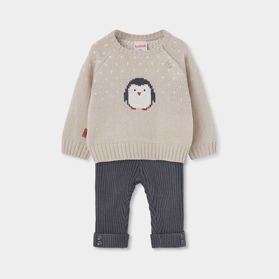 Enveloppez votre petite fille dans une tenue chaude et douce, parfaite pour les journées un peu f...