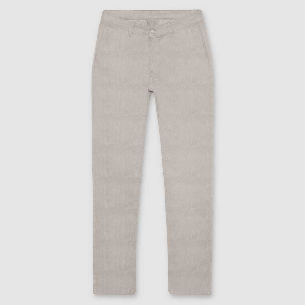 Questi pantaloni in micro velluto sono la scelta perfetta per affrontare con stile la stagione fr...