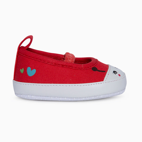 
  Scarpine della linea abbigliamento bambina Tuc Tuc, con simpatici ricamini sul fronte.
