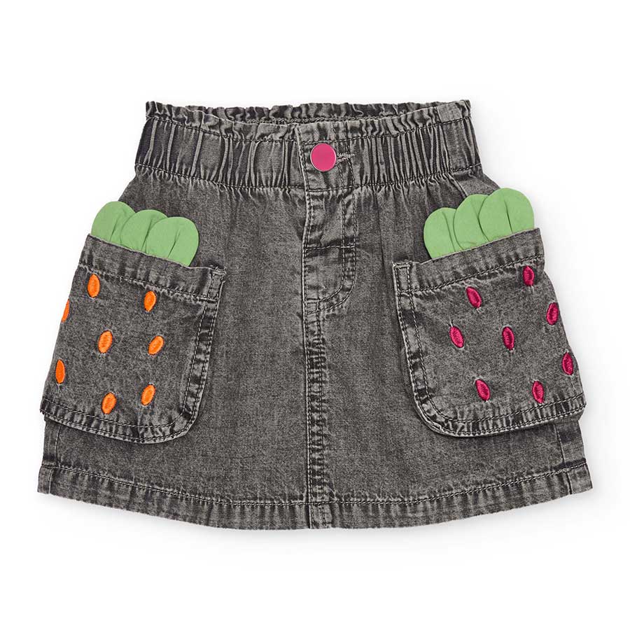 Gonna corta in denim della Linea Abbigliamento Bambina Tuc TUc, con elastico in vita e ricami sul...