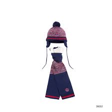 Completo bonnet et écharpe de la ligne Vêtements Enfant Tuc Tuc, tricotés en bandes en jersey end...