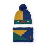 Set di cappello con pon pon e sciarpa colorata per bambini.