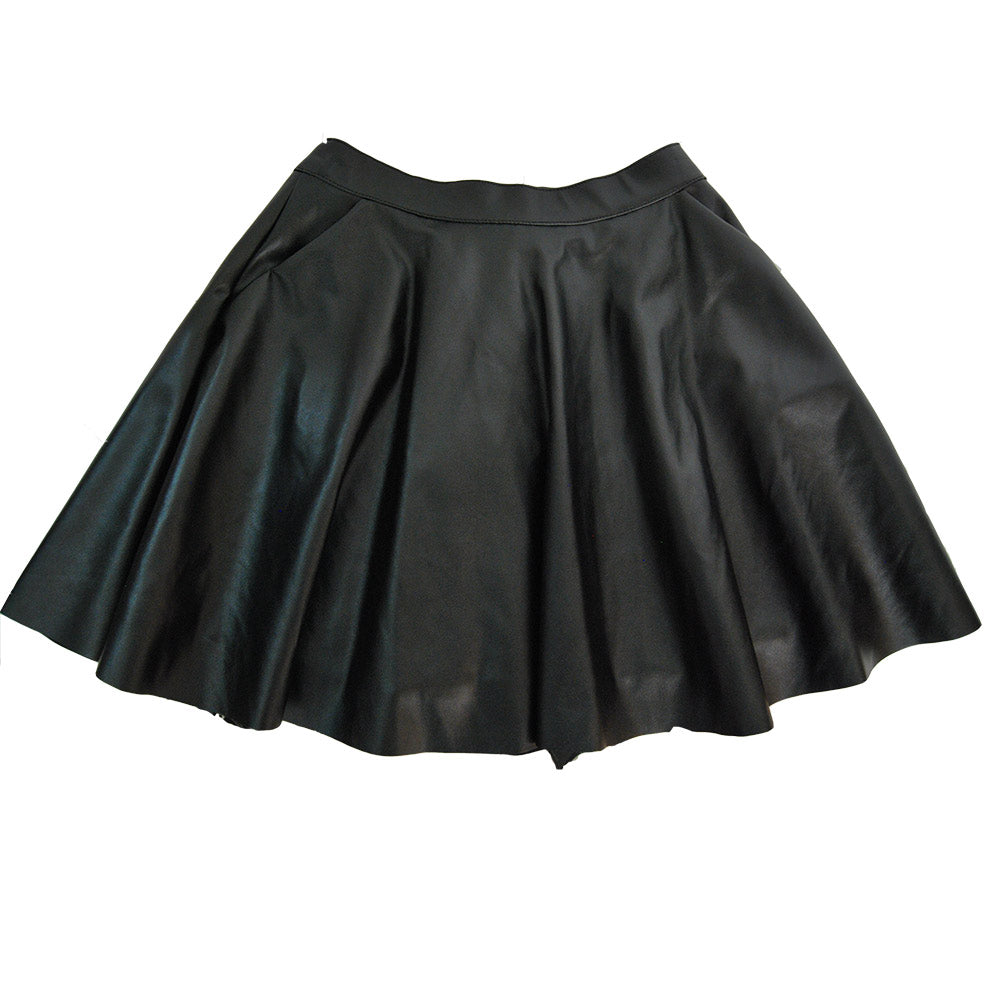 
  Faux leather skirt from the Fracomina girl's clothing line in solid colour. Size
  adjustable ...