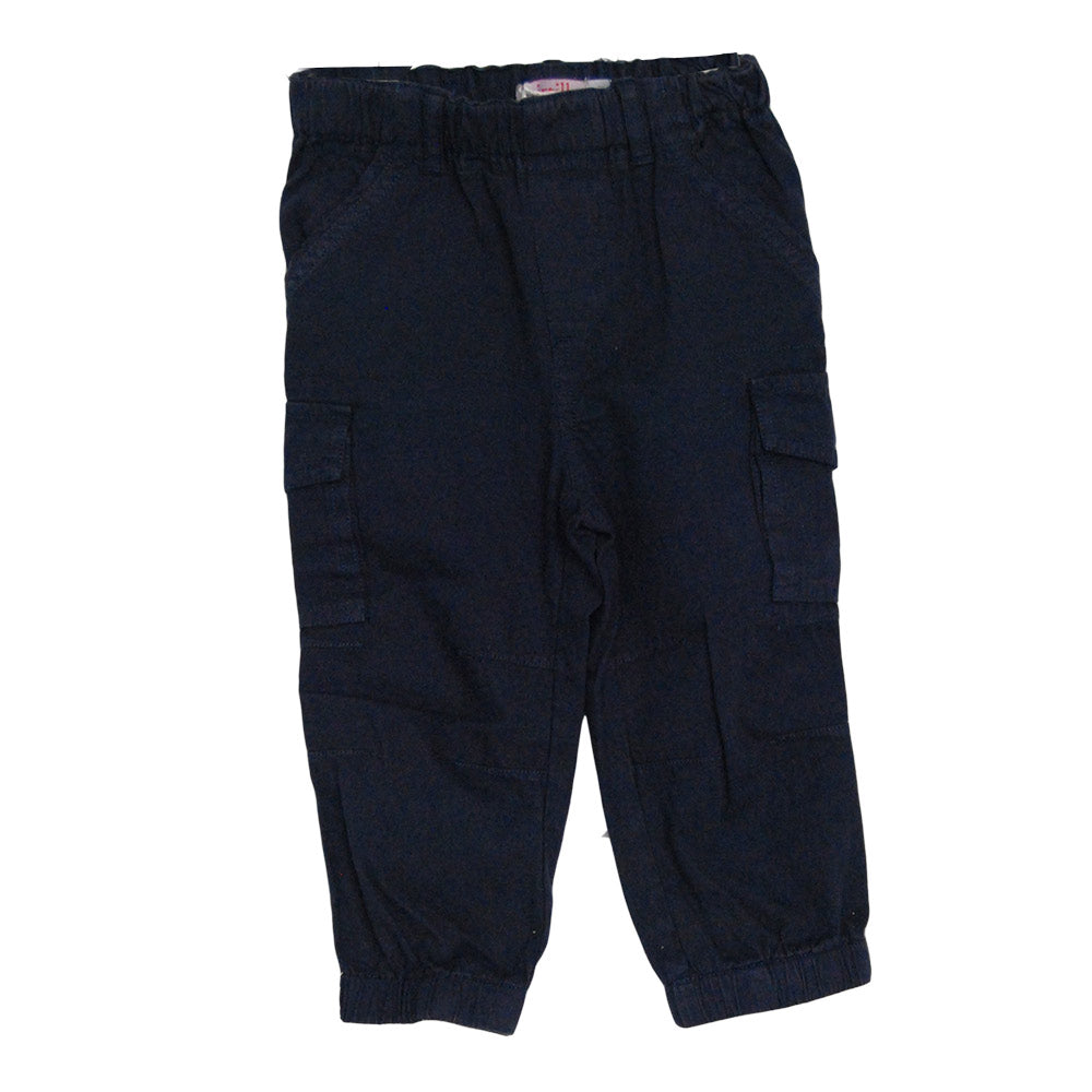 
  Trousers of the children's clothing line Miritllo. plain colour with pockets on the
  sides an...