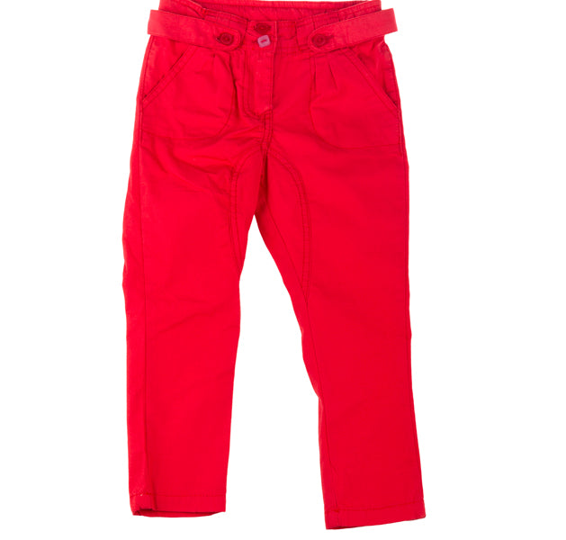 
  Girl's Tuc Tuc clothing line trousers with pockets, adjustable waist size. 



  Composition 1...