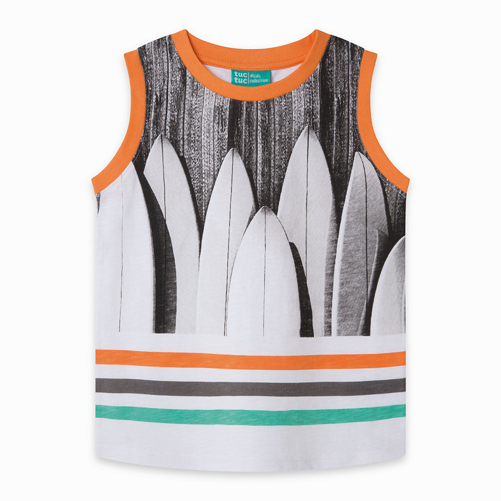 
  T-shirt from the Tuc Tuc Childrenswear Line with stylized drawings of boards
  from surf.



 ...