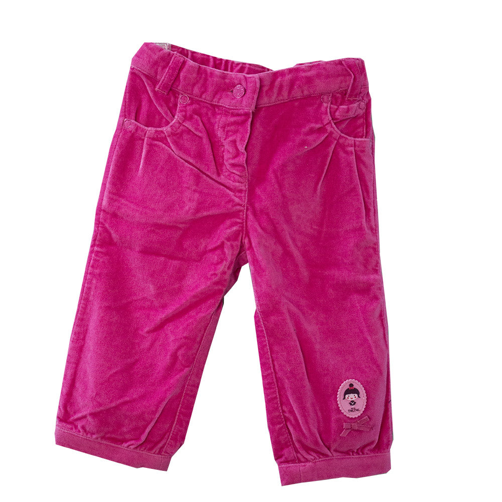 
  Pants from the Tuc Tuc girl's clothing line in plain velvet. Pockets
  at heart in the back. A...