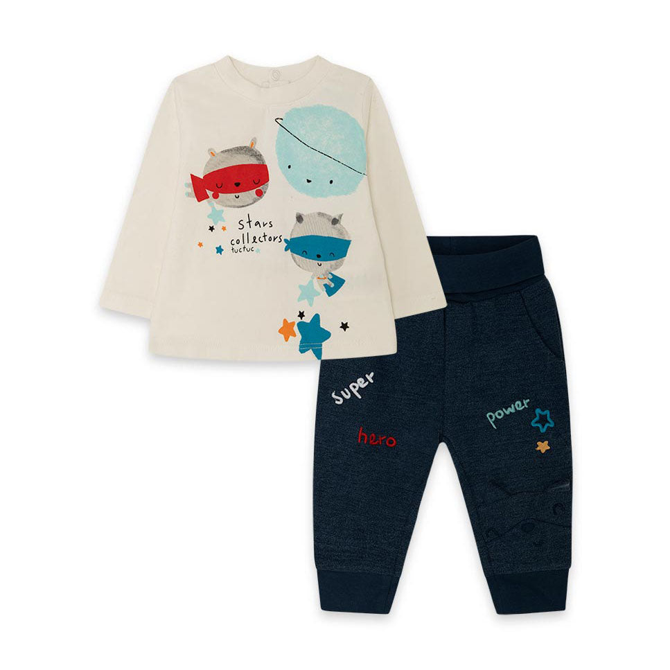 
Two-piece suit from the Tuc Tuc Childrenswear Line, with multicolor print t-shirt and soft solid...